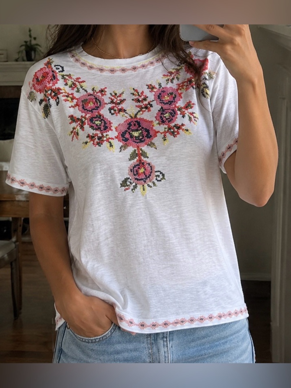Tolani Collection Embroidered Floral Boho Tee White Short Sleeve Top Size Small